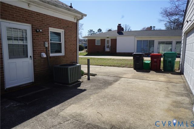 904 Forestview Dr, Colonial Heights, VA 23834