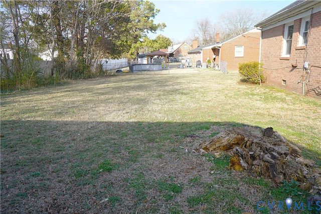 904 Forestview Dr, Colonial Heights, VA 23834