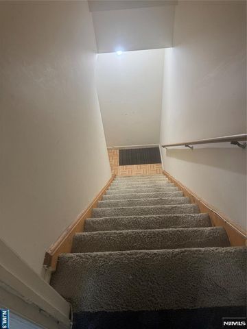 33 Canterbury Lane, New Milford, NJ 07646