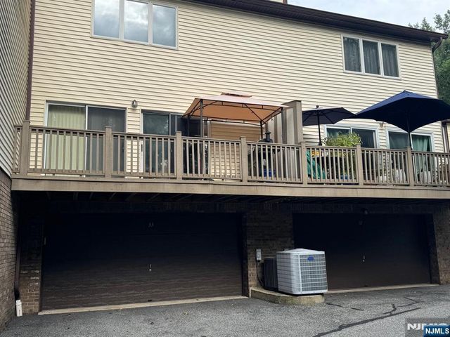 33 Canterbury Lane, New Milford, NJ 07646