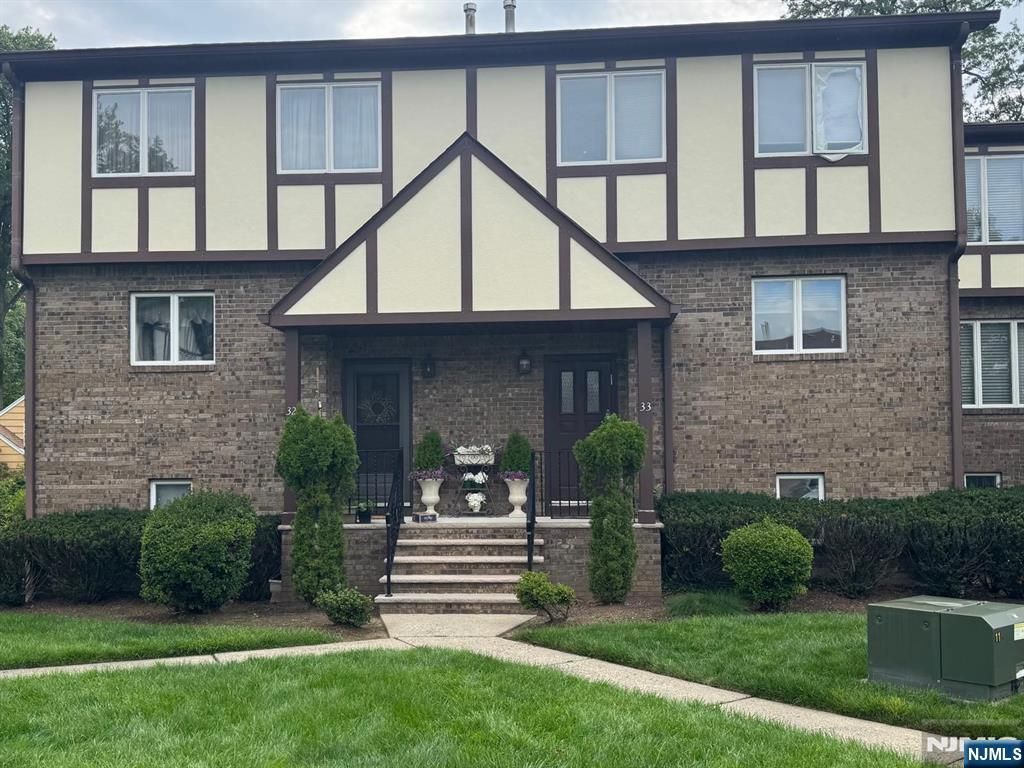 33 Canterbury Lane, New Milford, NJ 07646