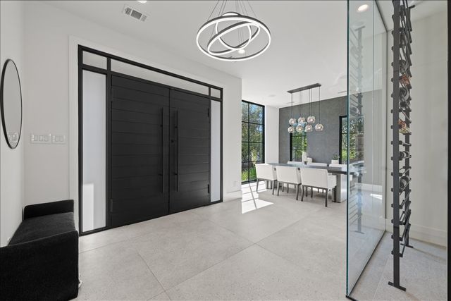 5839 Richmond Avenue, Dallas, TX 75206