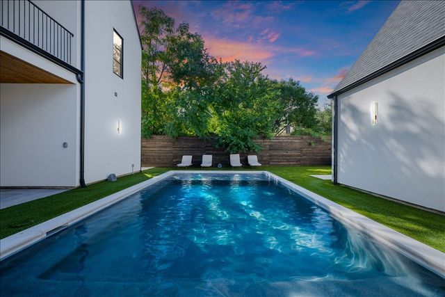 5839 Richmond Avenue, Dallas, TX 75206