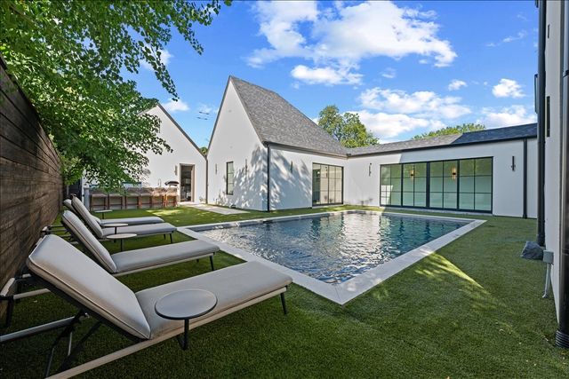 5839 Richmond Avenue, Dallas, TX 75206