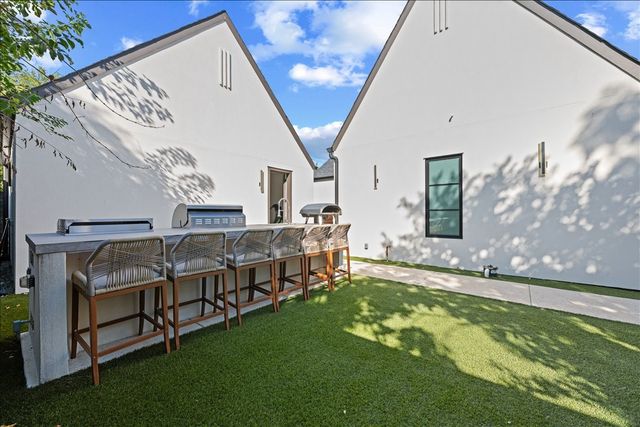 5839 Richmond Avenue, Dallas, TX 75206