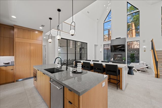 5839 Richmond Avenue, Dallas, TX 75206