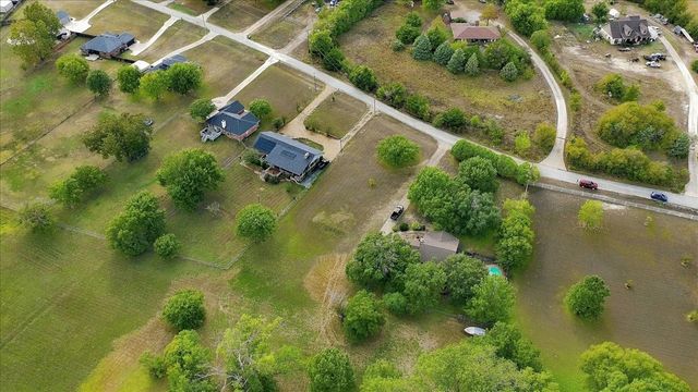 622 Chisholm Trail, Waxahachie, TX 75165