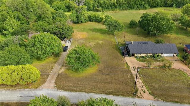 622 Chisholm Trail, Waxahachie, TX 75165