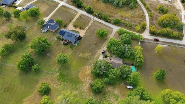 622 Chisholm Trail, Waxahachie, TX 75165