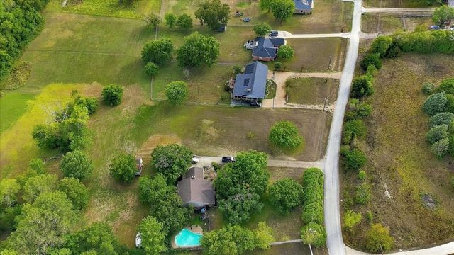 622 Chisholm Trail, Waxahachie, TX 75165