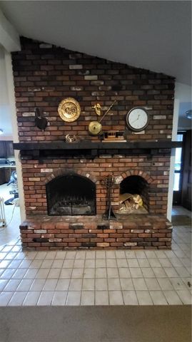 75 Rowe Drive, Cranston, RI 02921