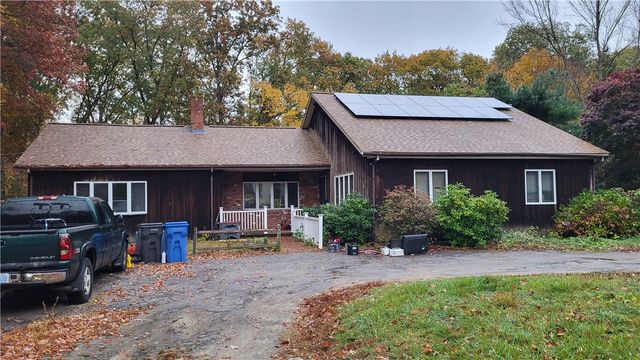 75 Rowe Drive, Cranston, RI 02921