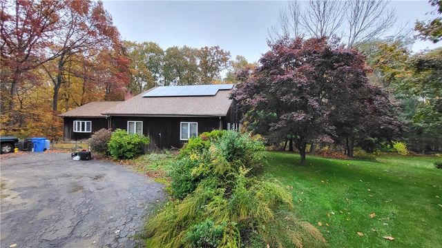 75 Rowe Drive, Cranston, RI 02921