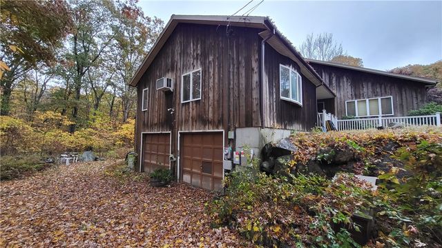 75 Rowe Drive, Cranston, RI 02921