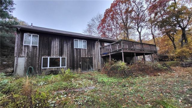 75 Rowe Drive, Cranston, RI 02921