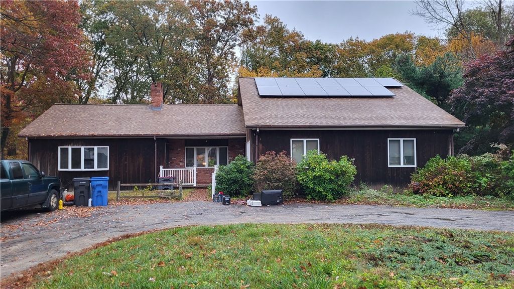 75 Rowe Drive, Cranston, RI 02921