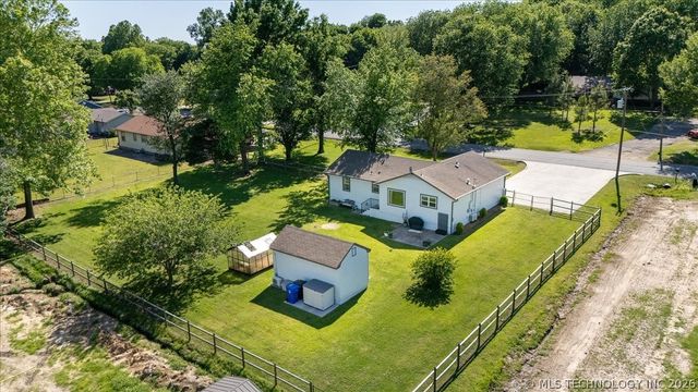 1109 N 4TH Street, Broken Arrow, OK 74012