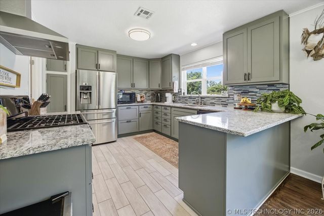 1109 N 4TH Street, Broken Arrow, OK 74012