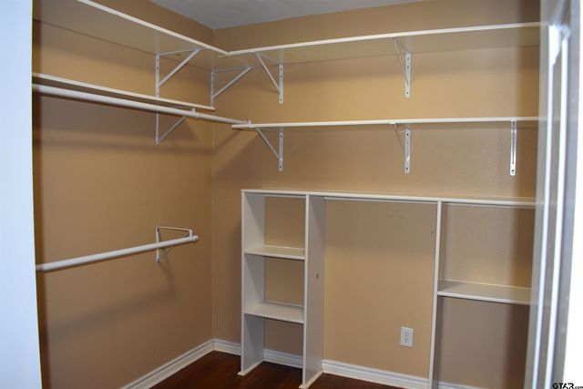 209 Ludolph St, Palestine, TX 75803