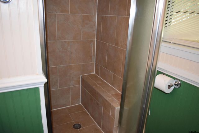 209 Ludolph St, Palestine, TX 75803