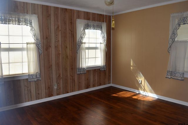 209 Ludolph St, Palestine, TX 75803