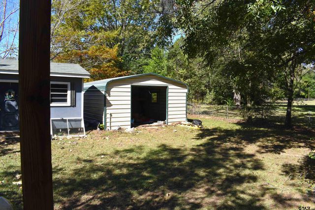 209 Ludolph St, Palestine, TX 75803