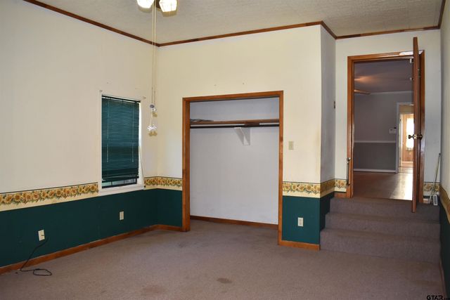 209 Ludolph St, Palestine, TX 75803