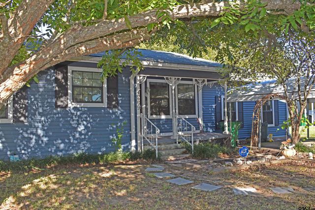 209 Ludolph St, Palestine, TX 75803