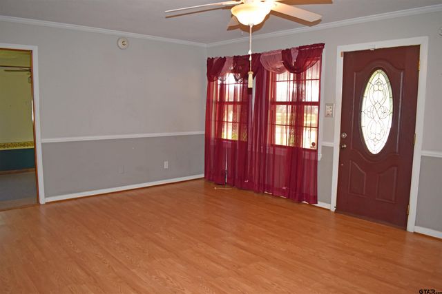 209 Ludolph St, Palestine, TX 75803