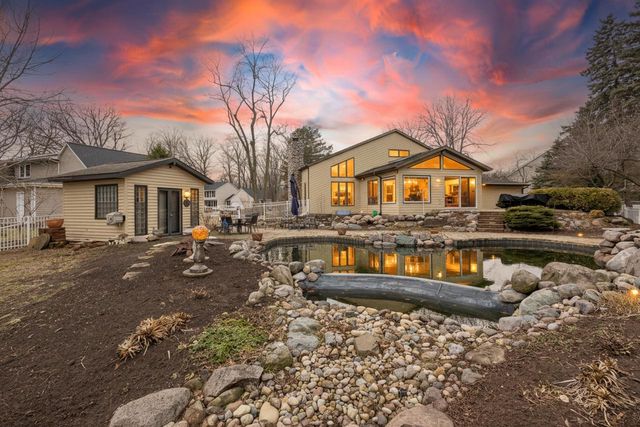 209 E TRILLIUM CIRCLE, Green Bay, WI 54313