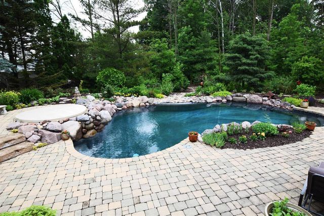 209 E TRILLIUM CIRCLE, Green Bay, WI 54313