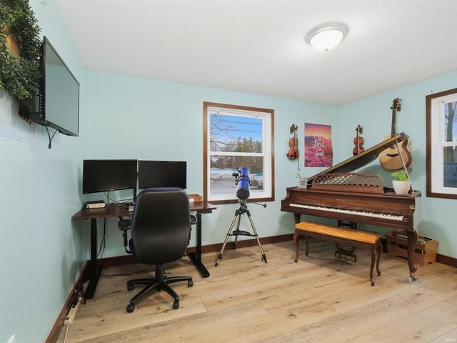 8003 Hosler Road, Leo, IN 46765