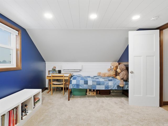 8003 Hosler Road, Leo, IN 46765