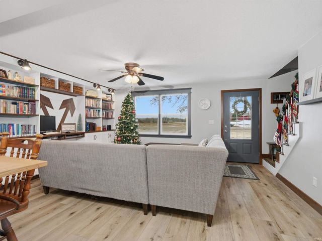 8003 Hosler Road, Leo, IN 46765