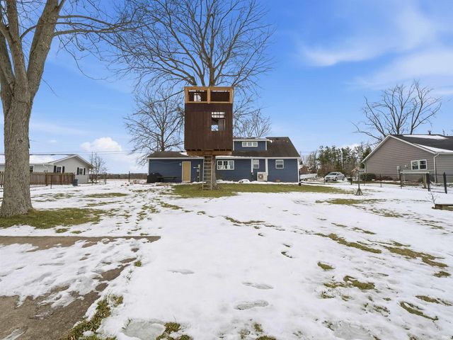 8003 Hosler Road, Leo, IN 46765