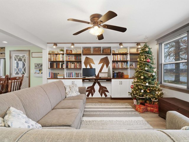 8003 Hosler Road, Leo, IN 46765