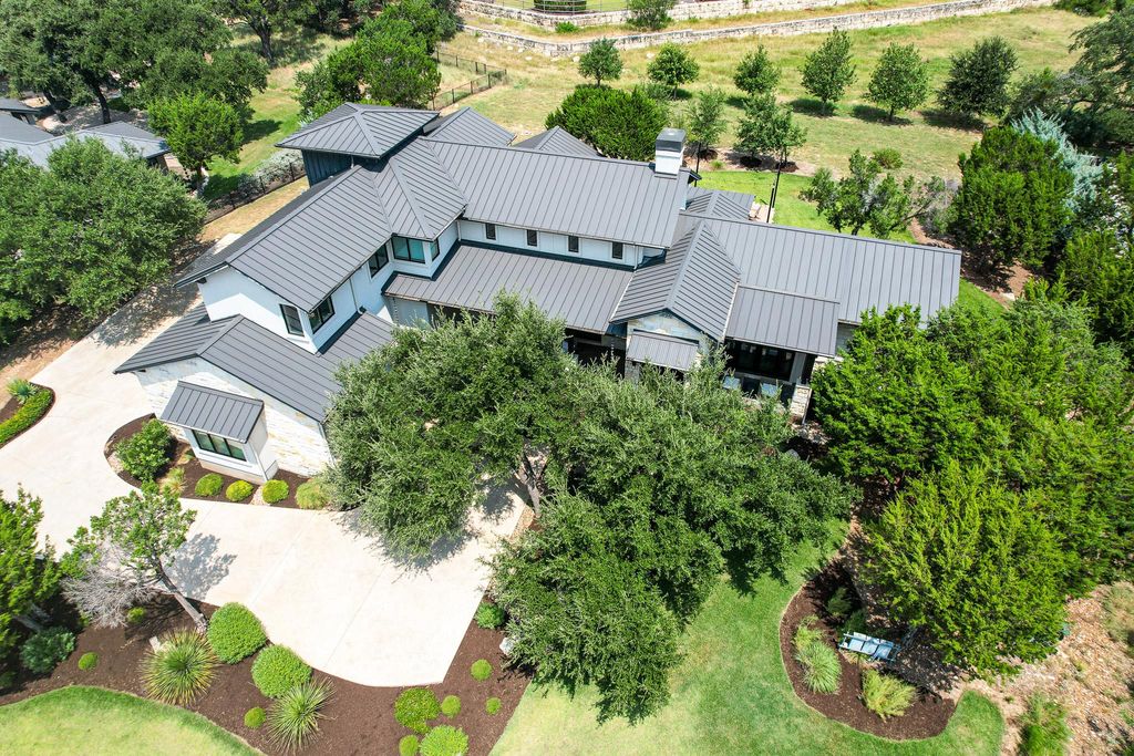 18601 Flying J BLVD, Spicewood, TX 78669