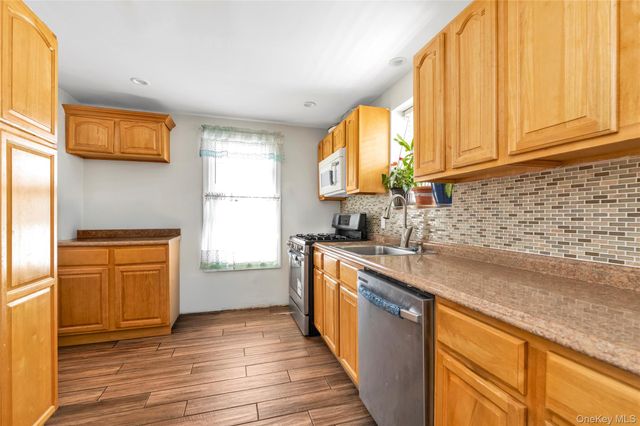 21208 Murdock Avenue, Queens Village, NY 11429
