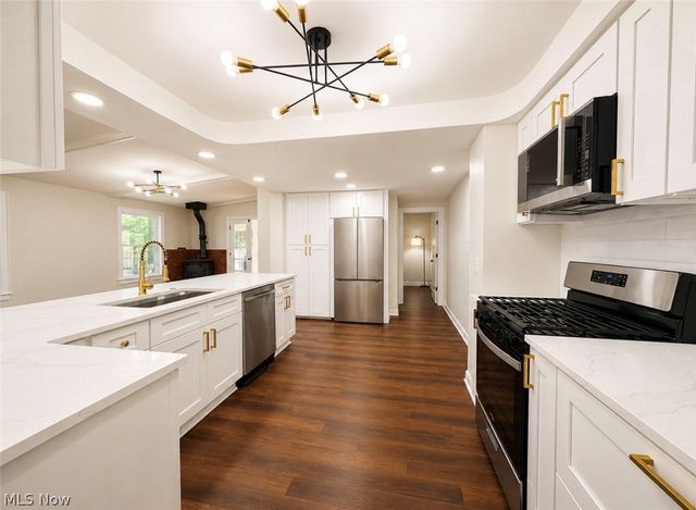 1307 Ford Street, Lyndhurst, OH 44124