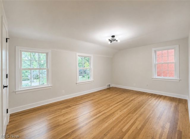 1307 Ford Street, Lyndhurst, OH 44124