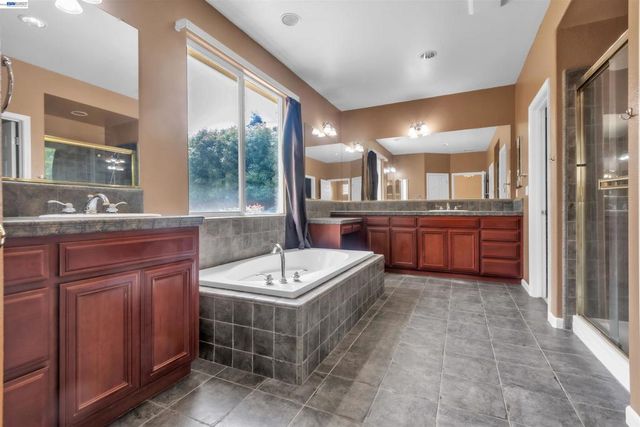 2630 Annette Ct, Tracy, CA 95304