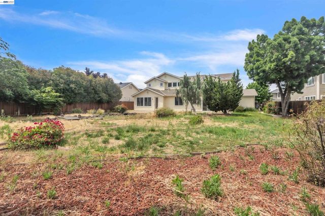 2630 Annette Ct, Tracy, CA 95304