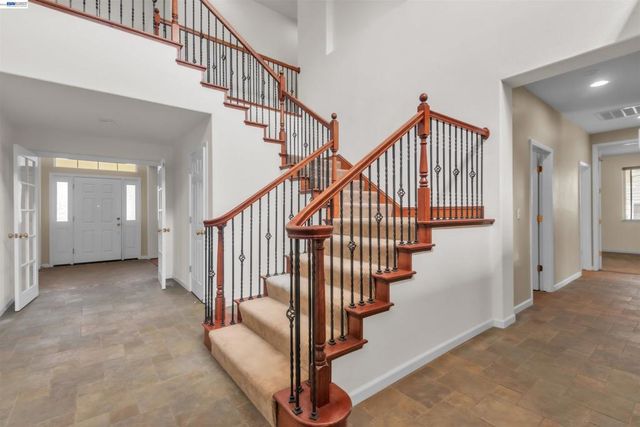 2630 Annette Ct, Tracy, CA 95304