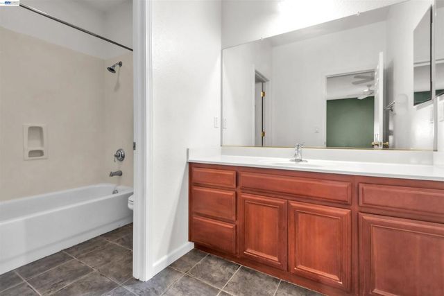 2630 Annette Ct, Tracy, CA 95304