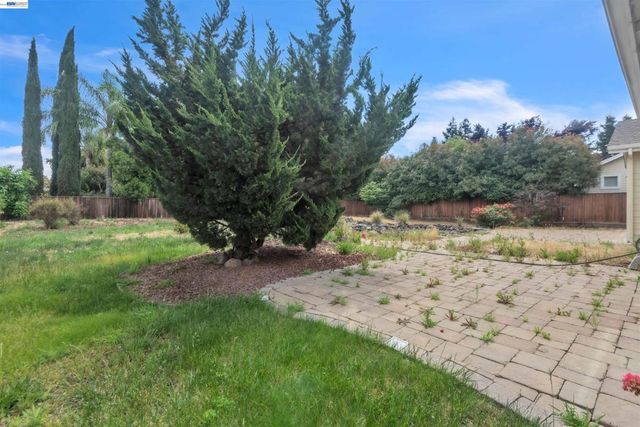 2630 Annette Ct, Tracy, CA 95304