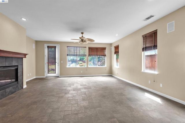 2630 Annette Ct, Tracy, CA 95304