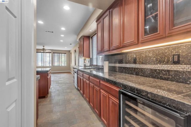 2630 Annette Ct, Tracy, CA 95304