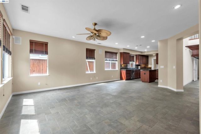 2630 Annette Ct, Tracy, CA 95304