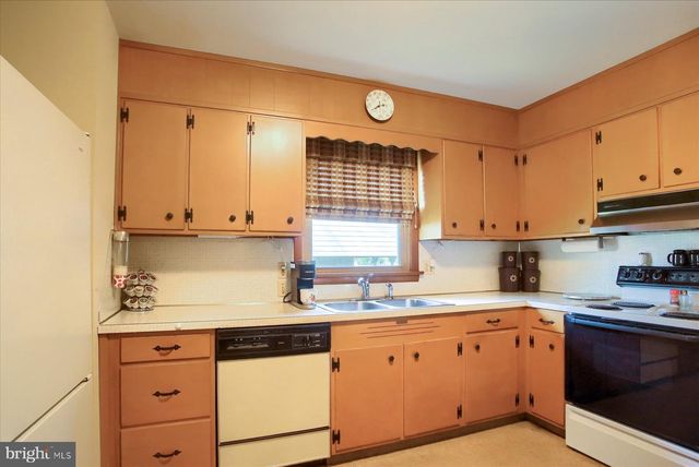470 N HOLLY ST, Elizabethtown, PA 17022