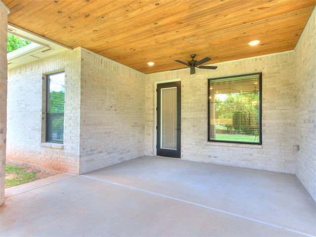 2218 Winter Creek Boulevard, Blanchard, OK 73010